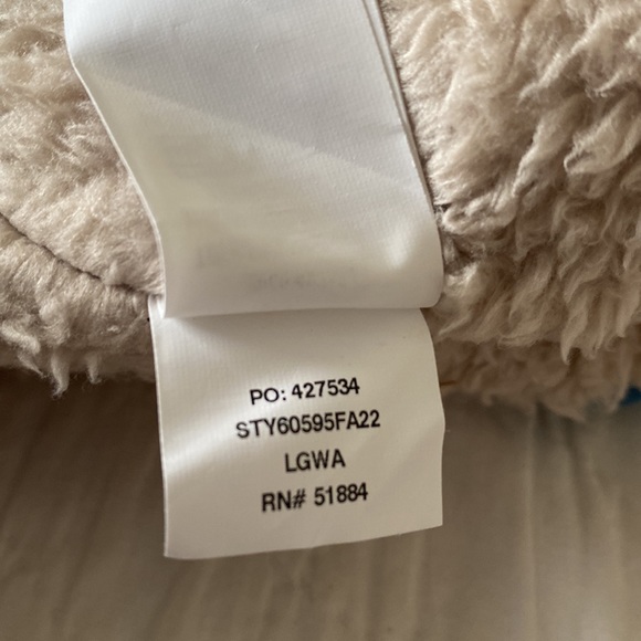 Baby Patagonia Reversible Beanie - Picture 9 of 15